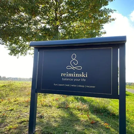 Lodge Reiminski Abenteuer Space Kapseln, Tennis Squash Soccer, Sport&wellness *