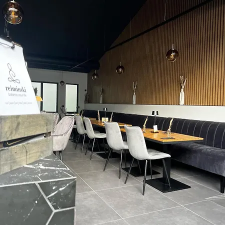Reiminski Abenteuer Space Kapseln, Tennis Squash Soccer, Sport & Wellness Lodge Bergen (Lower-Saxony)