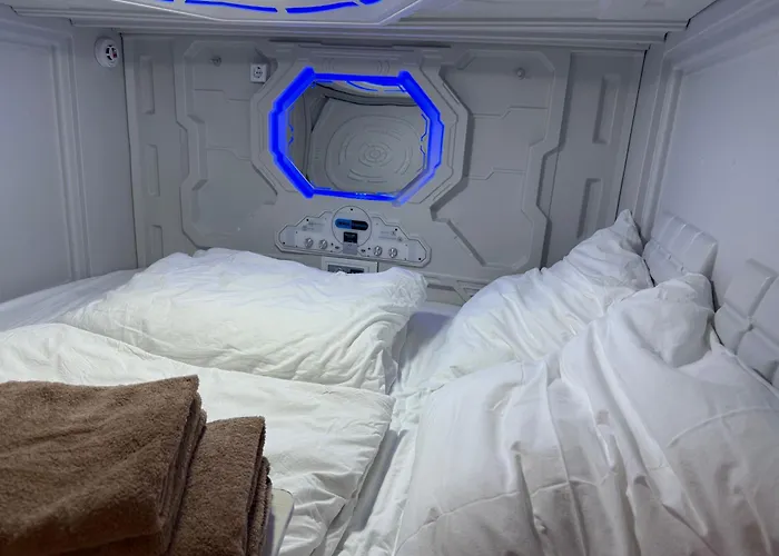 Деревянный коттедж Reiminski Abenteuer Space Kapseln, Tennis Squash Soccer, Sport & Wellness Берген