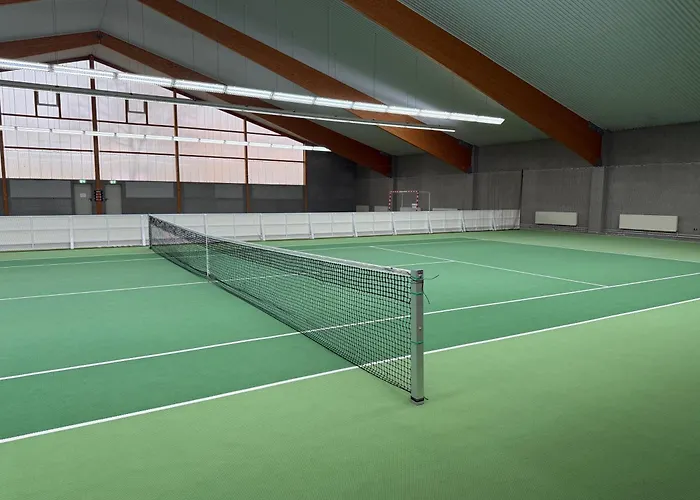 Reiminski Abenteuer Space Kapseln, Tennis Squash Soccer, Sport & Wellness Деревянный коттедж *