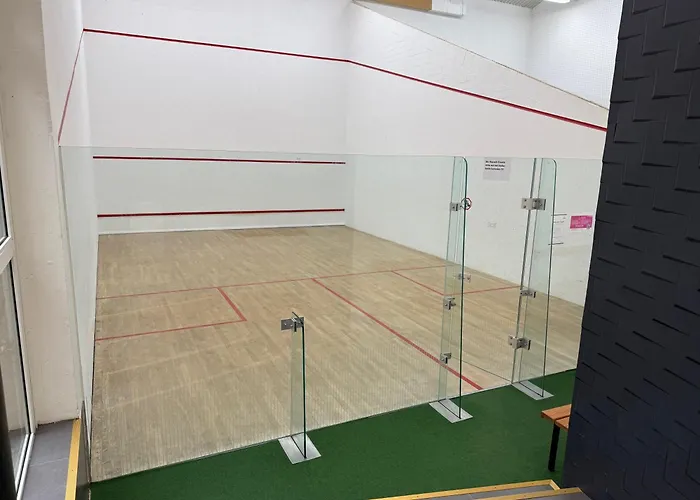 Деревянный коттедж Reiminski Abenteuer Space Kapseln, Tennis Squash Soccer, Sport & Wellness Берген