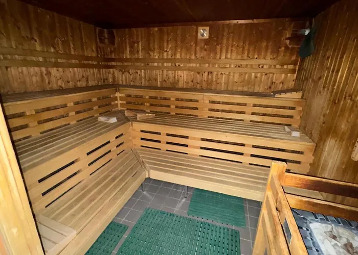 Reiminski Abenteuer Space Kapseln, Tennis Squash Soccer, Sport & Wellness *